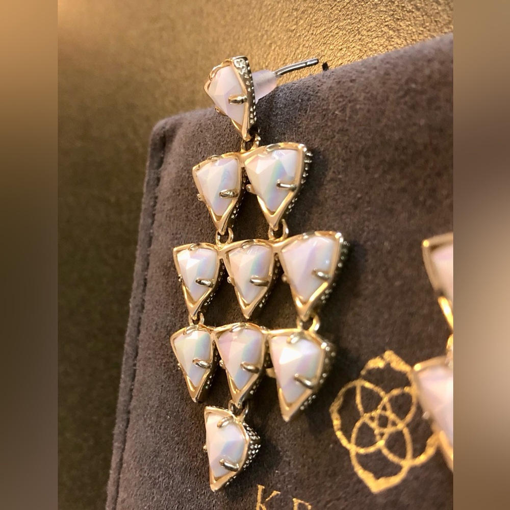 VGUC Kendra Scott Vintage Vale Earrings - Picture 6 of 14